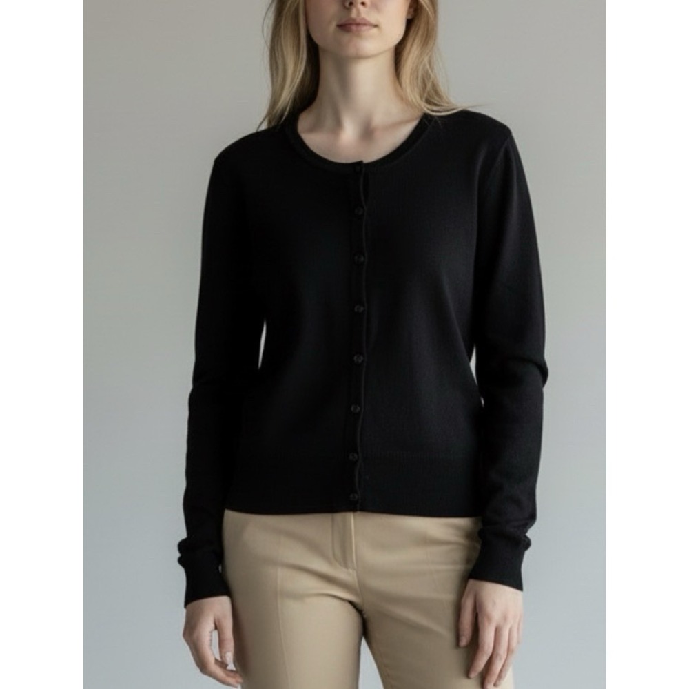 Neiman Marcus 100%Cashmere Cardigan Black Button Sweater L Soft Old Money Staple